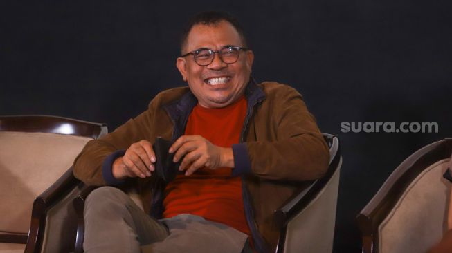 Sutradara Garin Nugroho ketika ditemui saat konferensi pers film Sepeda Presiden di Djakarta Theatre, Jakarta Pusat, Selasa (28/9/2021). [Suara.com/Alfian Winanto] 