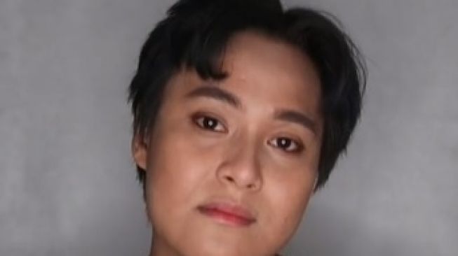 Viral Istri Make Up Suami Jadi Mirip Oppa Korea. (TikTok)