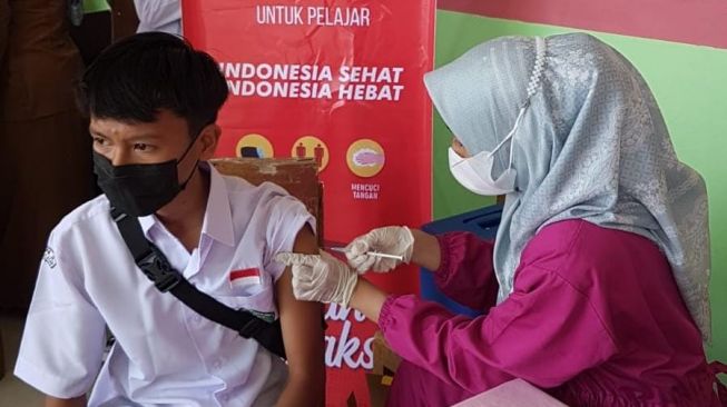 Heboh Pelajar Tolak Vaksin Tak Boleh Sekolah, Dinas Pendidikan Pekanbaru: Itu Hoaks!