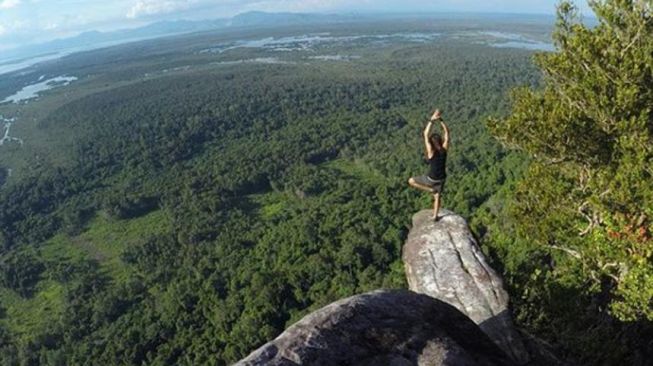 Wisata Alam Kapuas Hulu: Danau Sentarum, Air terjun Lubuk Mantuk, Goa Beluan