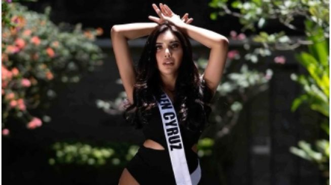 Gaya Millen Cyrus Ikuti Kontes Kecantikan Transgender. [Instagram/millencyrus/missqueen_indonesia]