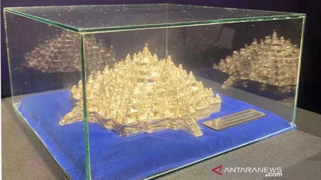 Keren! Kerajinan Perak Candi Borobudur Mejeng di Shanghai Tower China