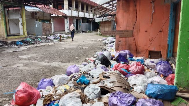 Parah! Eks Pasar Bauntung Banjarbaru, Dipenuhi Tumpukan Sampah