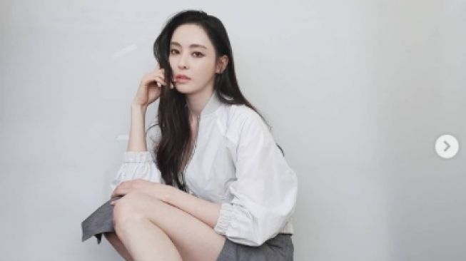 4 Fakta Lee Da Hee Gantikan Seo Ye Ji Di Drama Korea Island