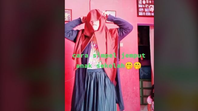 Emak-emak Bagikan Cara Simpel Jemput Anak ke Sekolah (TikTok)