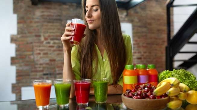 Minum Jus Buah atau Langsung Dimakan, Manakah yang Lebih Sehat?