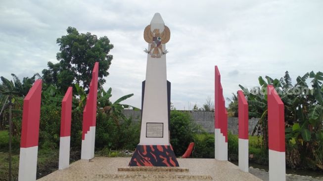 Tugu Pahlawan Ampera di Desa Kolam, Kecamatan Percut Sei Tuan, Deli Serdang. [Suara.com/M.Aribowo]