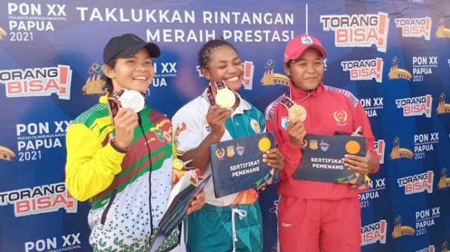 Atlet Dayung Kuansing Raudani Fitra Raih Medali Perak di PON Papua