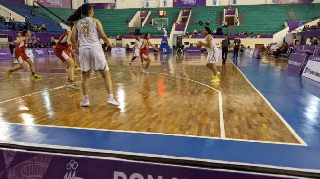 Tim Basket Putri Jabar Takluk dari Bali di Pool X PON 2021