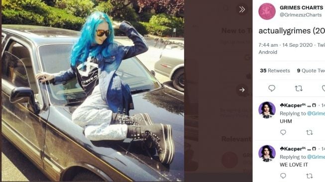 Grimes bersama Lincoln Town Car 1997 [Twitter: @GrimezszCharts].