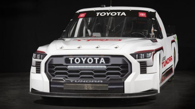 Toyota Tundra versi TRD Pro yang bakal turun  di kelas NASCAR Camping World Truck Series 2022 [Toyota via ANTARA].