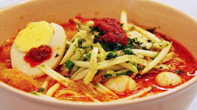 Ikhlas saat Pembeli Tak Bayar karena Lupa Bawa Dompet, Pedagang Laksa Keliling Ini Dapat Rezeki Nomplok