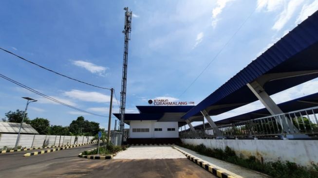 Stasiun Curahmalang di Kabupaten Jombang kekinian. [Suara.com/Zen Arifin]