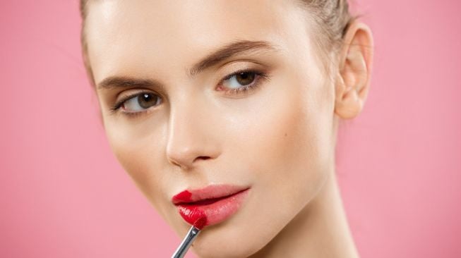 Simpel dan Chic, Ini 4 Contoh Ombre Lipstik ala Beauty Influencer Nathanie Christy