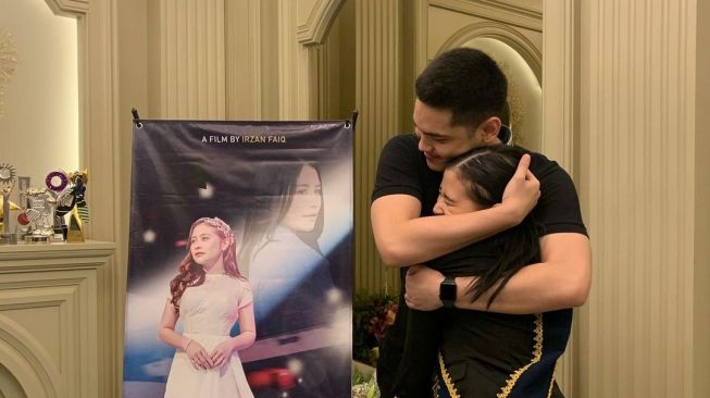 Potret kedekatan Prilly Latuconsina dan Irzan Faiq. (Instagram/irzannfaiq)