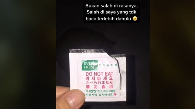 Makan Jajanan Korea Instan, Wanita ini Tak Sadar Campurkan Benda ini (TikTok)