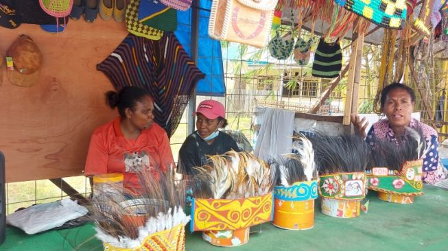 Berkat PON XX Papua, Para Pedagang Souvenir Khas Merauke Untung Berlipat