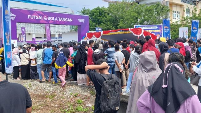 Futsal PON Papua: Ribuan Suporter Tertahan di Pintu Masuk GOR Jelang Duel Papua Vs Jatim