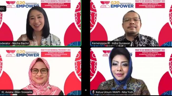 KemenPPA, XL Axiata, dan IWAPI dalam webinar “Pentingnya Kepemimpinan Perempuan dalam Sektor Publik dan Privat”, Kamis (30/9/2021). [XL Axiata]