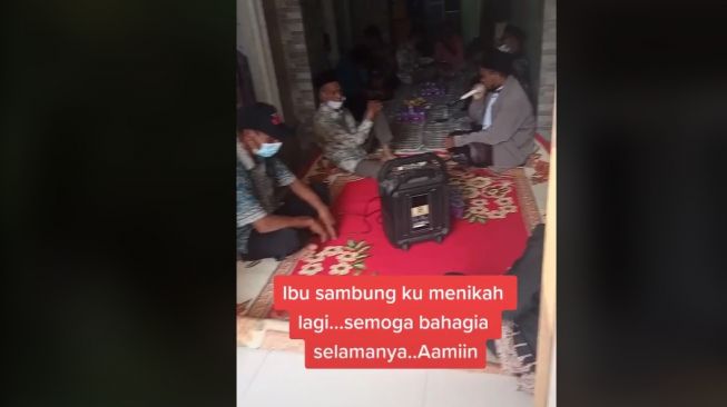 Lama Tak Berkunjung, Wanita Temukan Banyak Sandal di Rumah Ayahnya (TikTok)