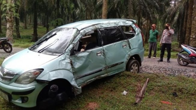 Mobil Terguling di Perkebunan Sawit PT SIP Tulang Bawang, Sopir Terpental dan Tewas