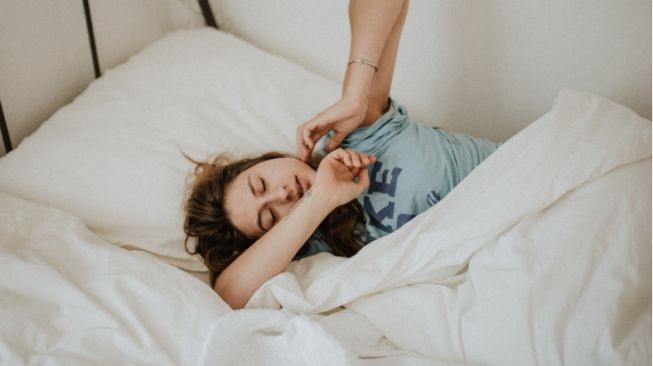 Bikin Gak Produktif, Ini Penyebab Badan Pegal Saat Bangun Tidur
