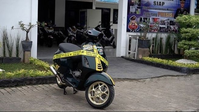 Sempat Viral Pemotor Ditendang karena Bikin Macet, Kini Diamankan Aparat, Warganet Girang