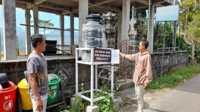 Diduga Terlibat Perselingkuhan, Bendesa di Desa Tegallingah Dituntut Mengundurkan Diri