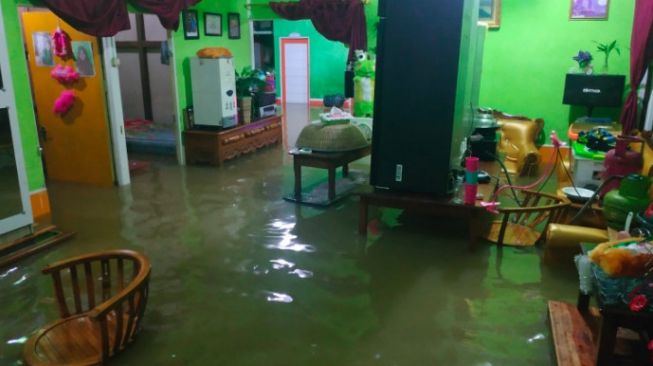 Cianjur Diguyur Hujan Deras, Rumah di Desa Nagrak Terendam Banjir