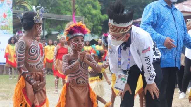 Pj Bupati Dani Ramdan Temui Atlet Kabupaten Bekasi di PON XX Papua, Ini Pesannya
