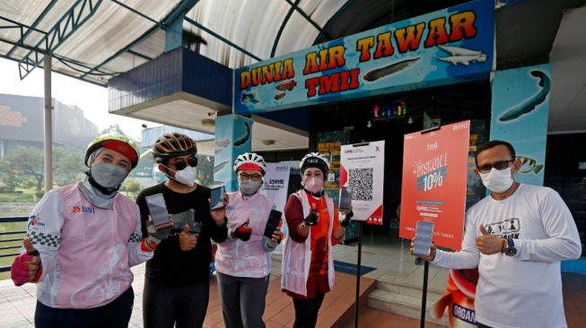 Komunitas Cyclist Srikandi BNI Dukung Digitalisasi UMKM di Kawasan Wisata