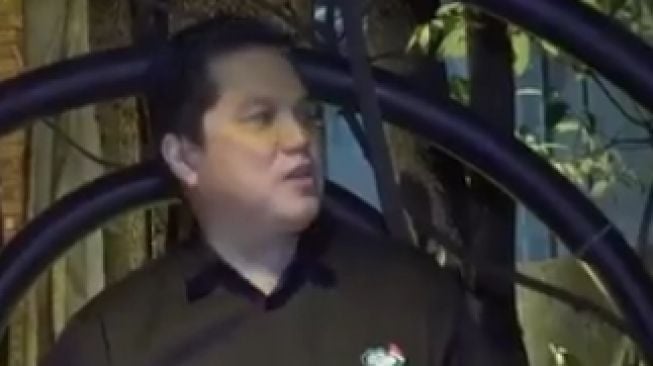 Menteri BUMN Erick Thohir Unggah Video Saat Cicipi Miras, Netizen: Gimana Pak Rasanya?