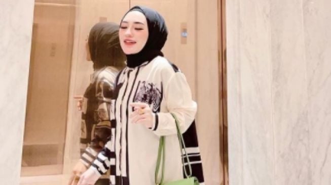 Potret Shella Saukia Crazy Rich Aceh. [Instagram/shellasaukiaofficial]