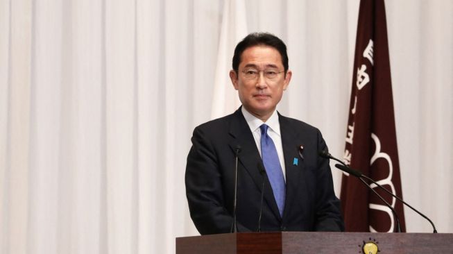 PM Jepang Fumio Kishida Positif Covid-19, Simak Gejala Covid-19 untuk Lansia