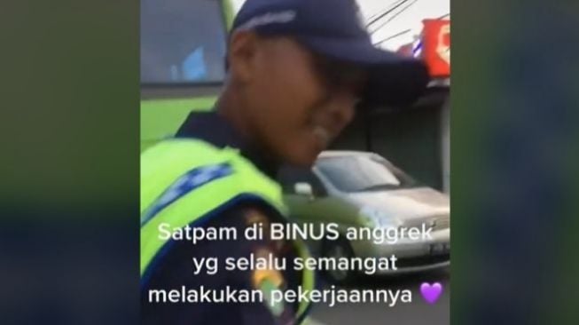 Satpam yang viral dengan sikap ramah dan humble. (tiktok)