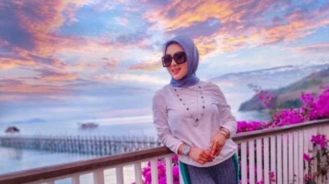 Potret liburan Syahrini di Bali. [Instagram/princessyahrini]