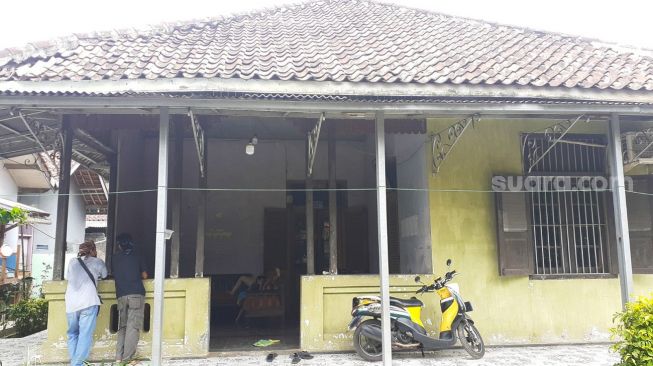 Kondisi terkini Rumah Aannemers yang berada di Kampung Ranca Indah, Kelurahan Serpong, Kota Tangerang Selatan (Tangsel). [SuaraJakarta.id-—grup Suara.com/Wivy Hikmatullah]