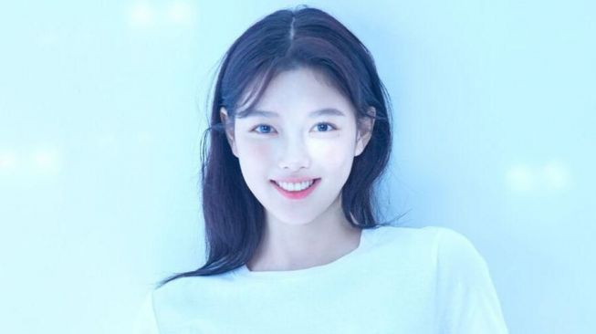 Rayakan Ulang Tahun, Kim Yoo Jung Berikan DonasiUntuk Membantu Anak-anak