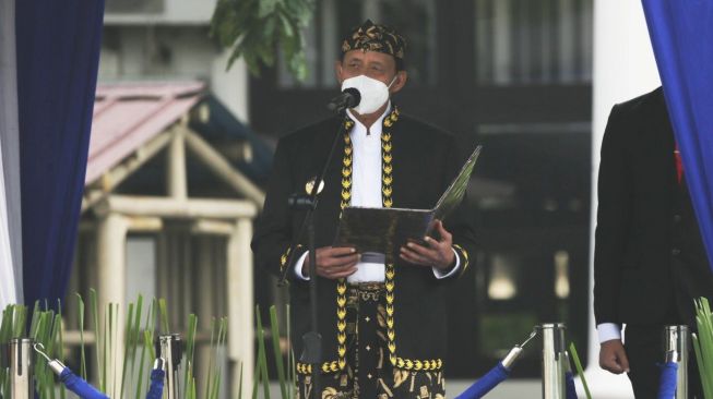 Kenakan Pakaian Kesultanan Banten, Gubernur WH: Kita Harus Menjiwai Semangat Sultan Banten