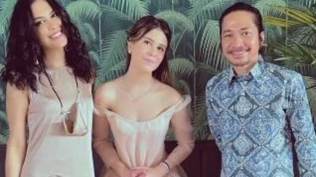 Sering Bareng Abdee Slank, Sophia Latjuba Pacaran?