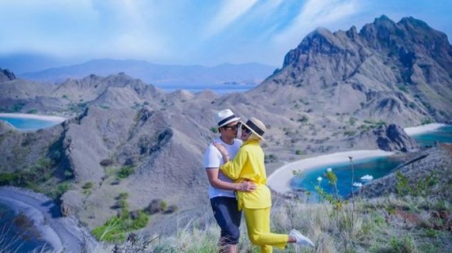 Potret liburan Syahrini di Bali. [Instagram/princessyahrini]