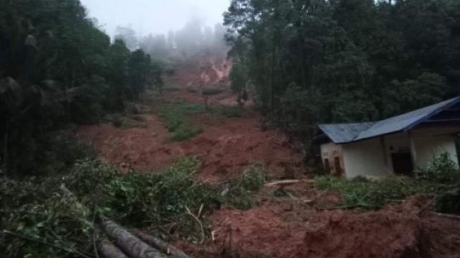 237 Rumah di Kabupaten Luwu Terkena Dampak Banjir Bandang