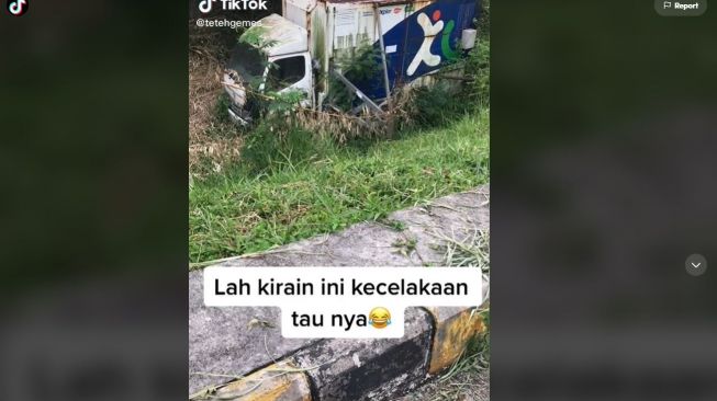 Disangka Mobil Terperosok, Ternyata Hal Menakjubkan Ini yang Ditemukan