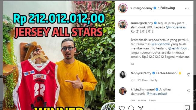 Denny Sumargo lelang jersey untuk membantu pengobatan Jacklien Ibo [Instagram/@sumargodenny]