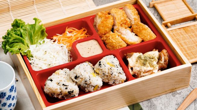 Cobain Menu Lengkap ala Bento Jepang dari San Gyu by Hangry