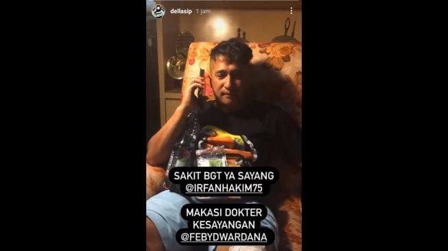 Kaki Irfan Hakim diperban akibat kecelakaan jatuh dari tebing [Instagram/@irfanhakim75]