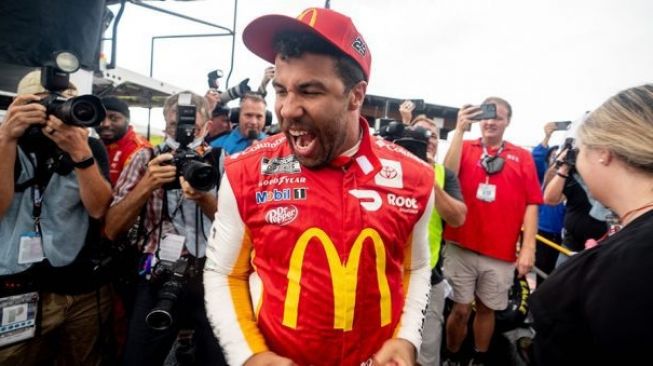 Bubba Wallace Juarai NASCAR, Jadi Driver Kulit Hitam Pertama Setelah 50 Tahun Lebih