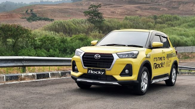 Pengembangan varian Daihatsu Rocky 1.2L dilakukan oleh putra-putri bangsa, melalui tim R&D (Research & Development) PT ADM bersama tim Daihatsu Motor Company Jepang [PT ADM].