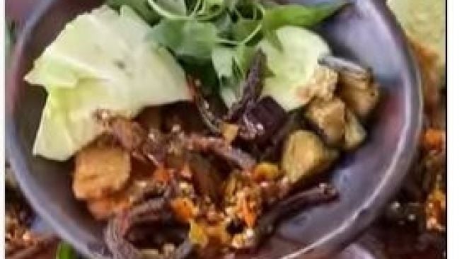 Antrenya Bikin Geleng-geleng! Dalam 2 Jam 50 Kilogram Belut Ludes di Warung Makan Ini