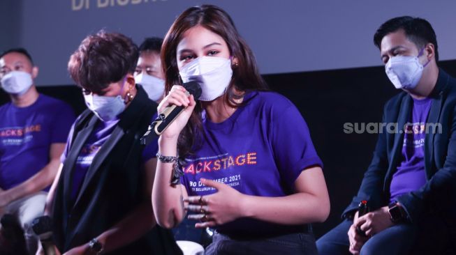 Aktris Vanesha Prescilla saat ditemui di acara konferensi pers Film Backstage di Metropole, Jakarta Pusat, Kamis (7/10/2021). [Suara.com/Alfian Winanto]